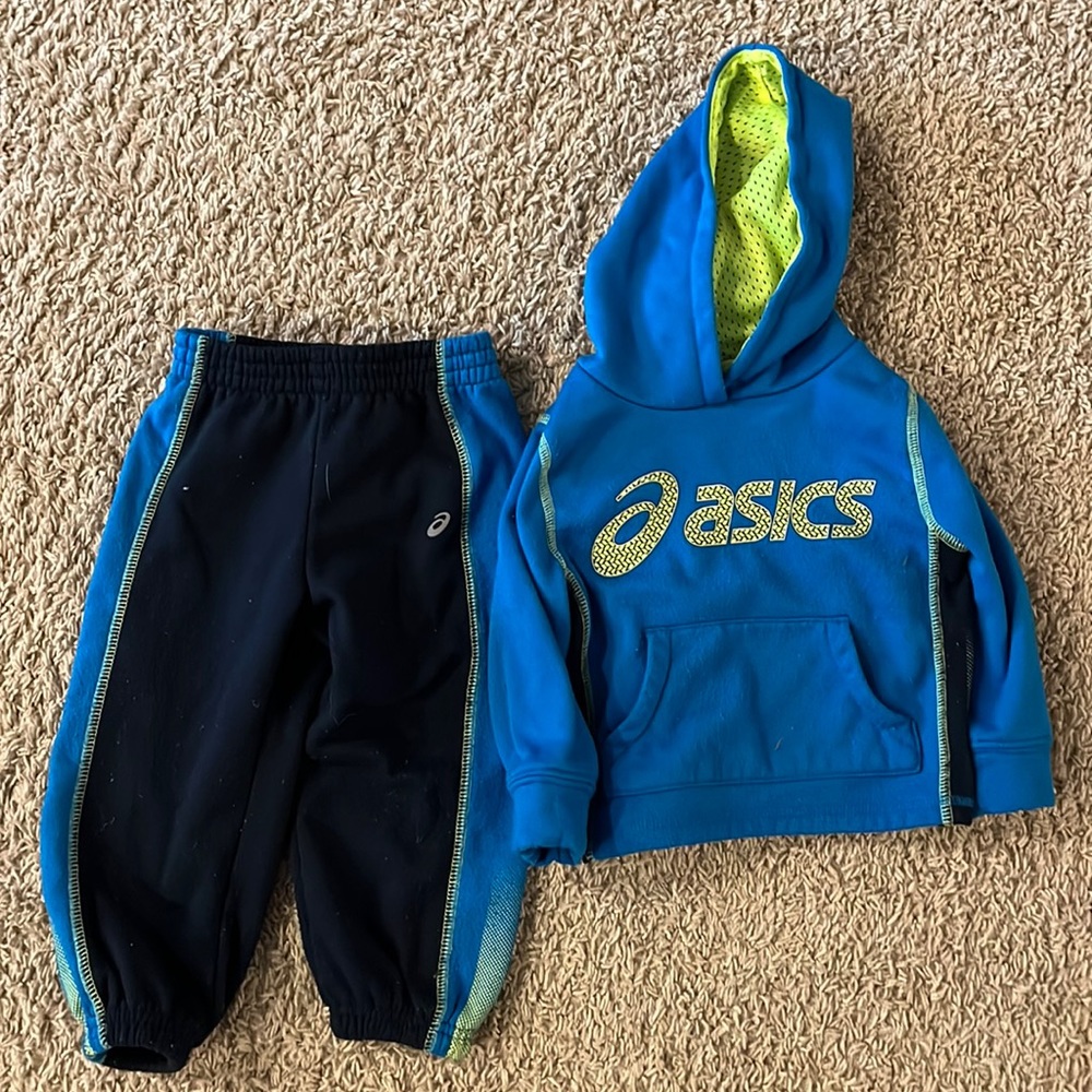 ASICS two-piece sweatsuit size 2T